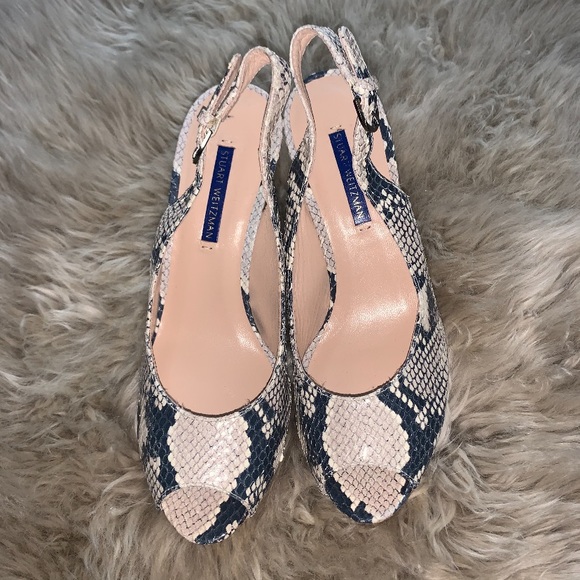 NEW  Stuart Weitzman python printed Jean wedge - Picture 7 of 9